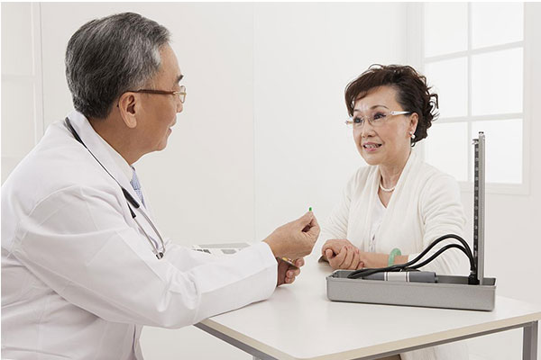 ����һ�w�C��yʽ�пؙC�c�z�yģ�K
